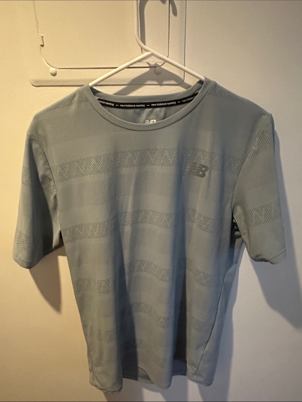 New Balance Men’s Light Gray Short-Sleeve Performance Tee